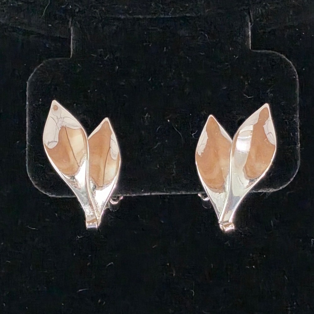 Vintage Silver Tone Double Leaf Clip On Earrings Botanical Modernist Jewelry